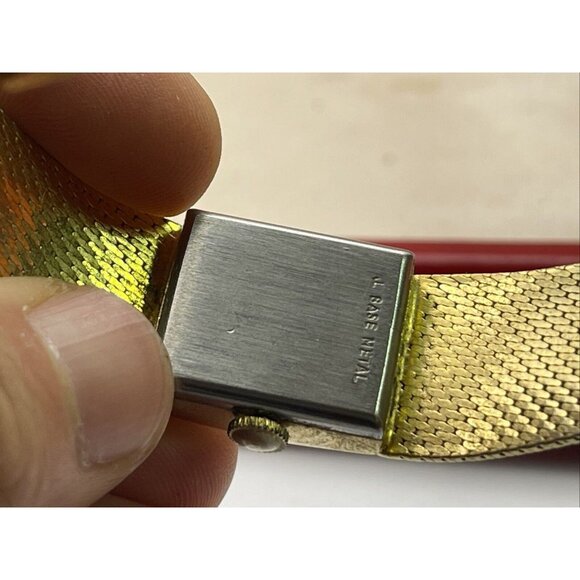 Vintage LADIES DOMINION Watch, Running 17 Jewel - Picture 9 of 10